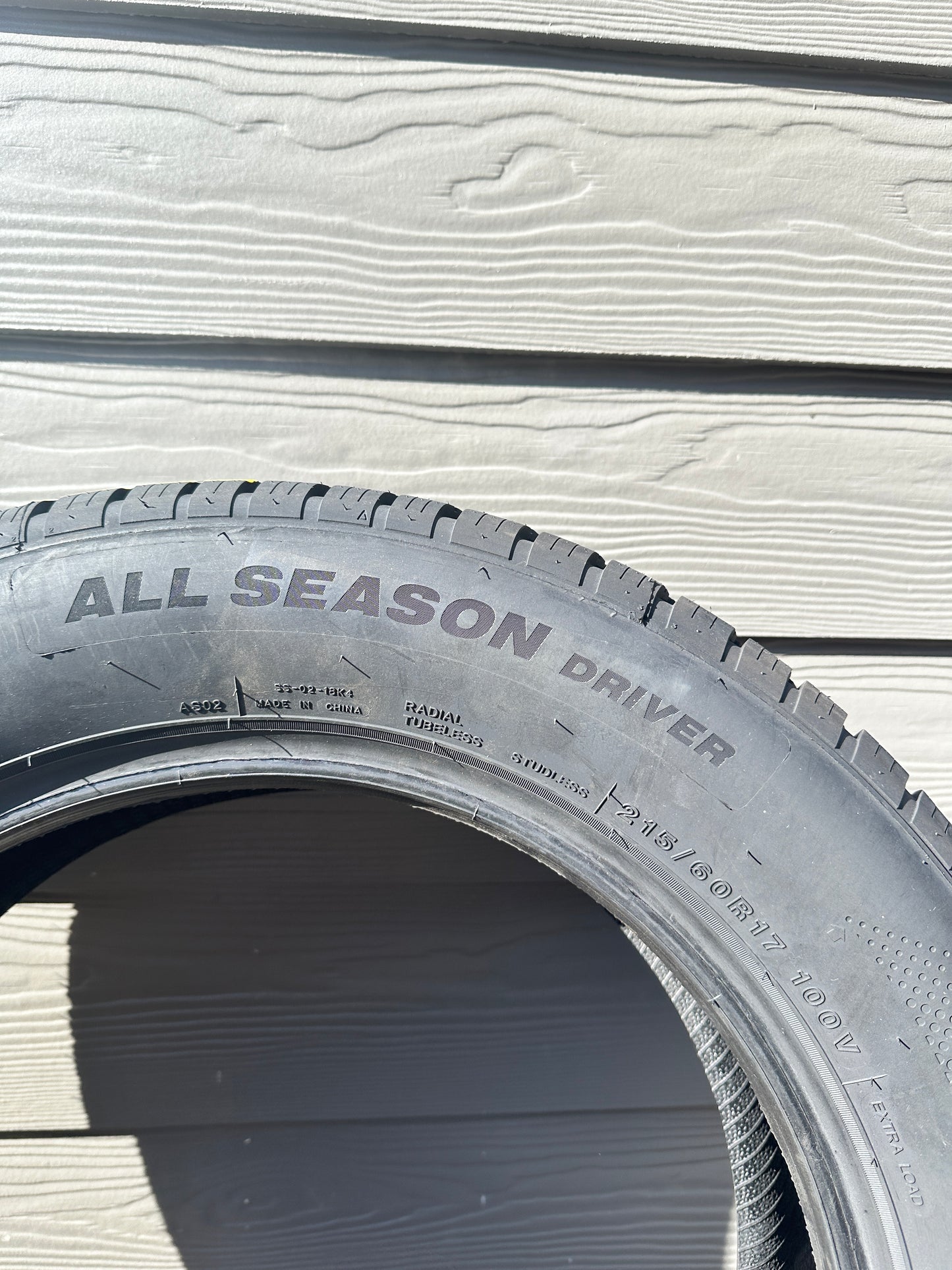 Reifepaar Imperial 215/60R17